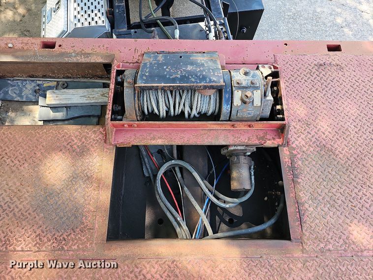 image for item DQ1186 2000 Dakota Manufacturing DHT9048  drop deck equipment trailer