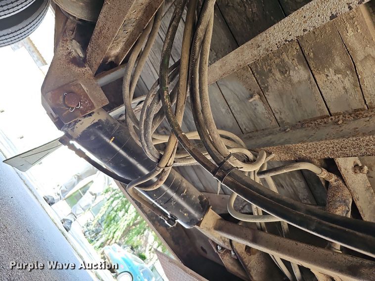 image for item DQ1186 2000 Dakota Manufacturing DHT9048  drop deck equipment trailer