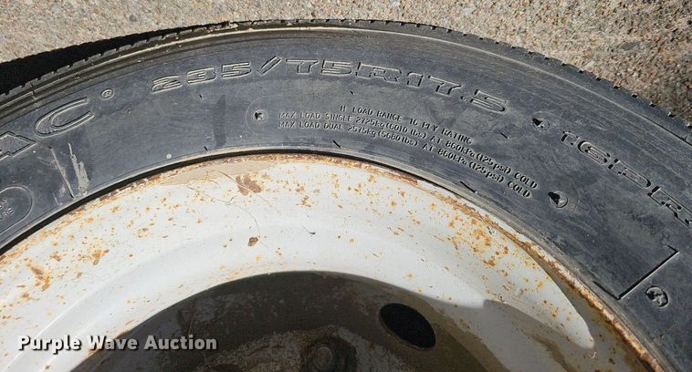 image for item DQ1186 2000 Dakota Manufacturing DHT9048  drop deck equipment trailer