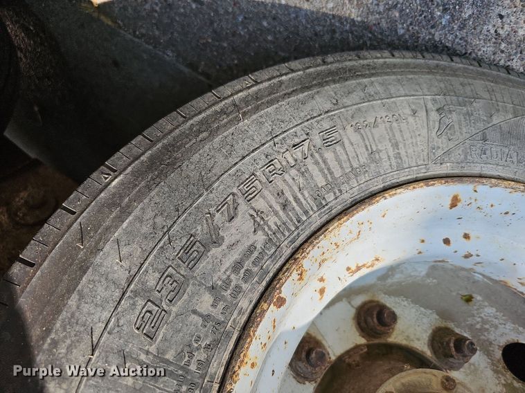 image for item DQ1186 2000 Dakota Manufacturing DHT9048  drop deck equipment trailer