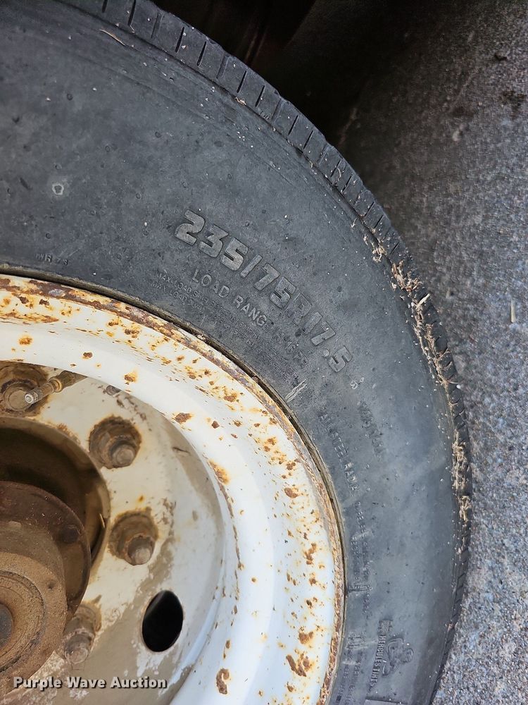 image for item DQ1186 2000 Dakota Manufacturing DHT9048  drop deck equipment trailer