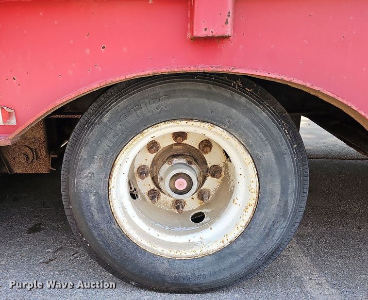 image for item DQ1186 2000 Dakota Manufacturing DHT9048  drop deck equipment trailer