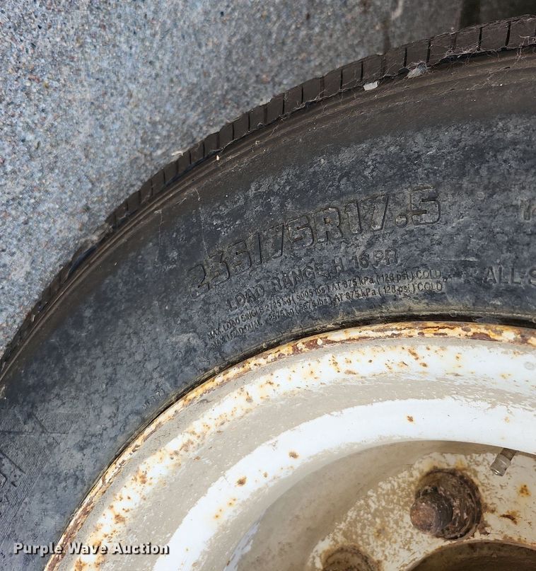 image for item DQ1186 2000 Dakota Manufacturing DHT9048  drop deck equipment trailer