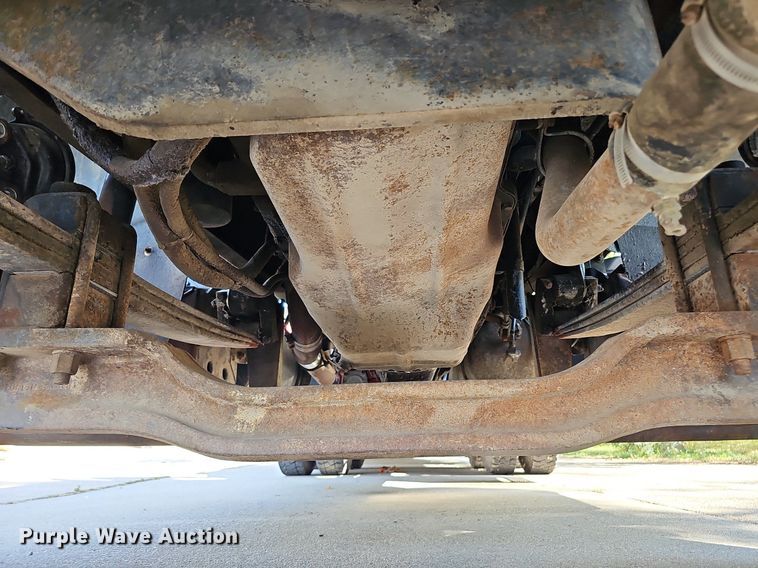 image for item DQ1187 1985 Mack R688ST  semi truck