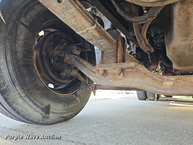 image for item DQ1187 1985 Mack R688ST  semi truck