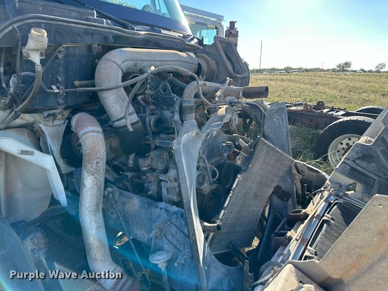 image for item DQ1445 2006 International 8600  semi truck