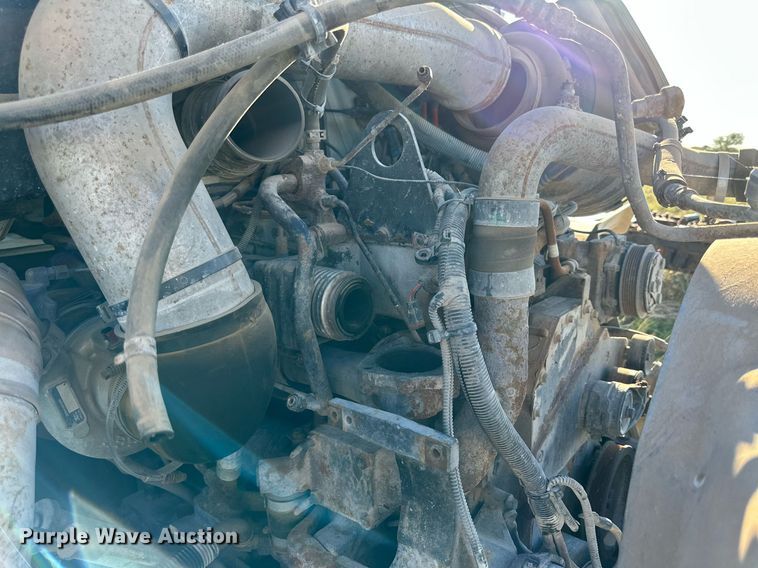 image for item DQ1445 2006 International 8600  semi truck