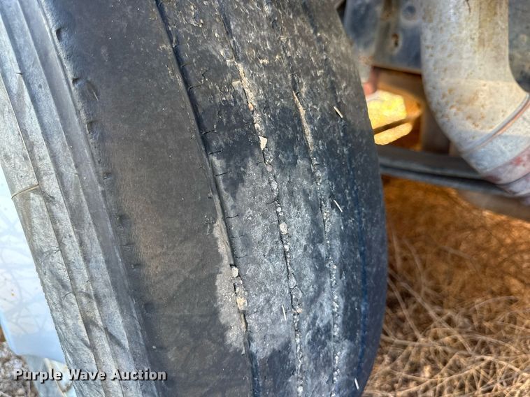 image for item DQ1445 2006 International 8600  semi truck