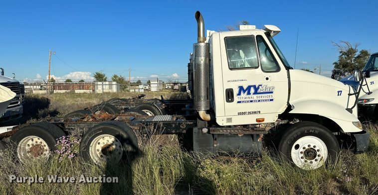 image for item DQ1446 2006 International 8600  semi truck