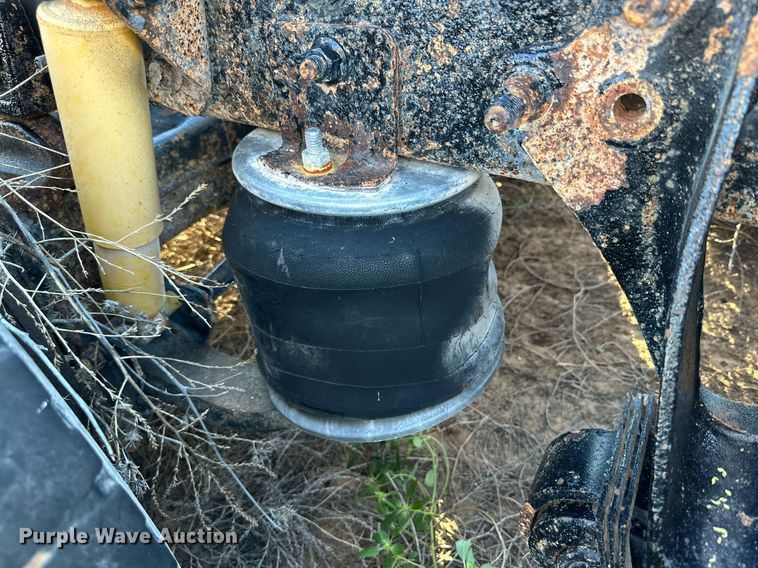 image for item DQ1446 2006 International 8600  semi truck