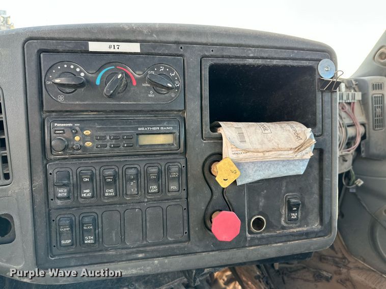 image for item DQ1446 2006 International 8600  semi truck