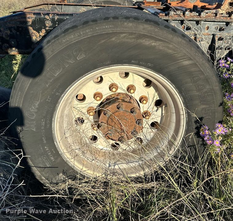 image for item DQ1446 2006 International 8600  semi truck