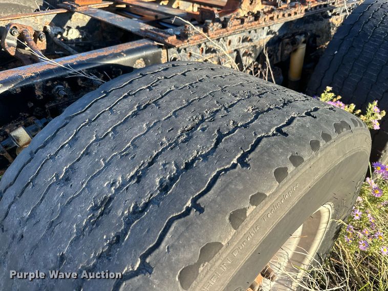 image for item DQ1446 2006 International 8600  semi truck