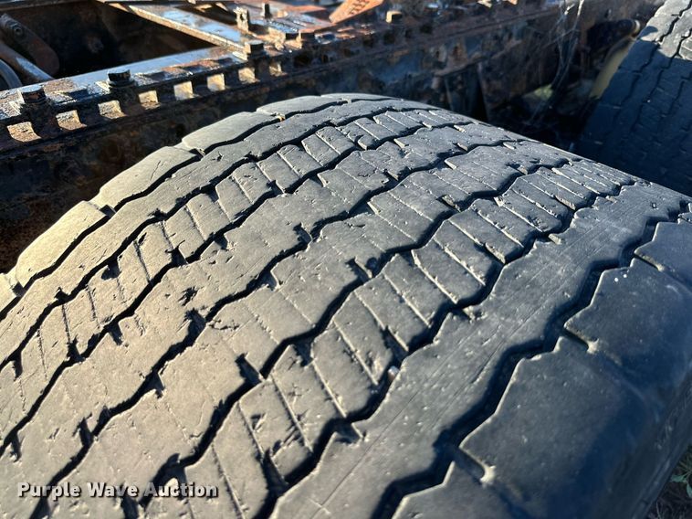 image for item DQ1446 2006 International 8600  semi truck