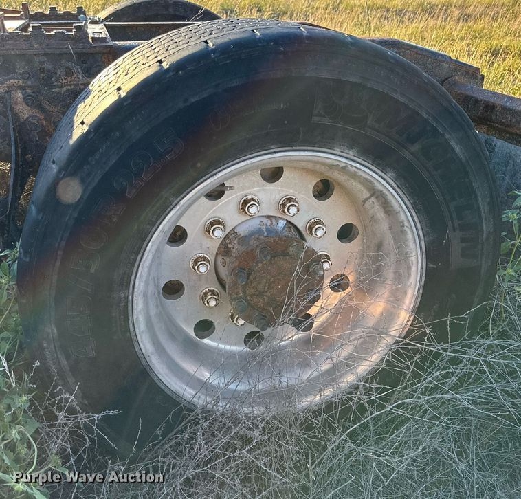 image for item DQ1446 2006 International 8600  semi truck