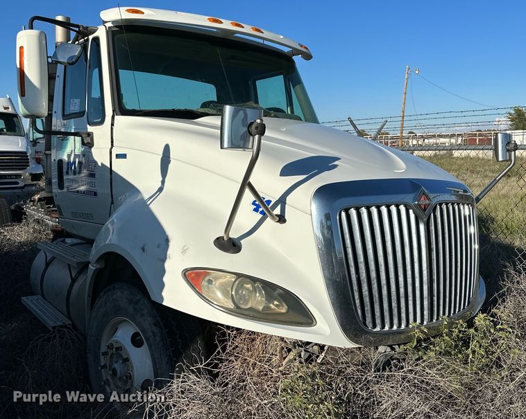 image for item DQ1447 2011 International  semi truck