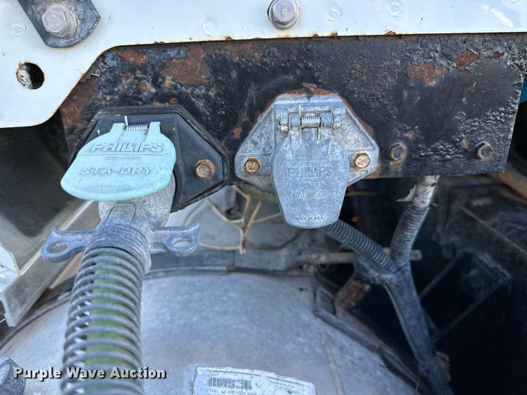 image for item DQ1447 2011 International  semi truck