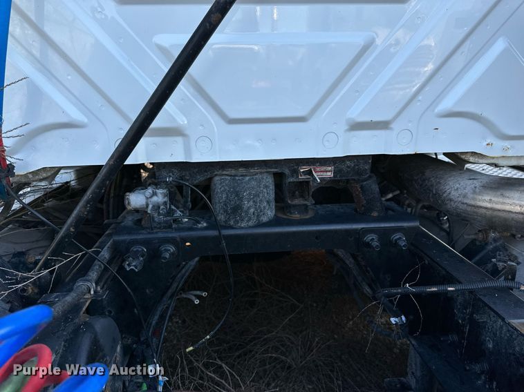 image for item DQ1447 2011 International  semi truck