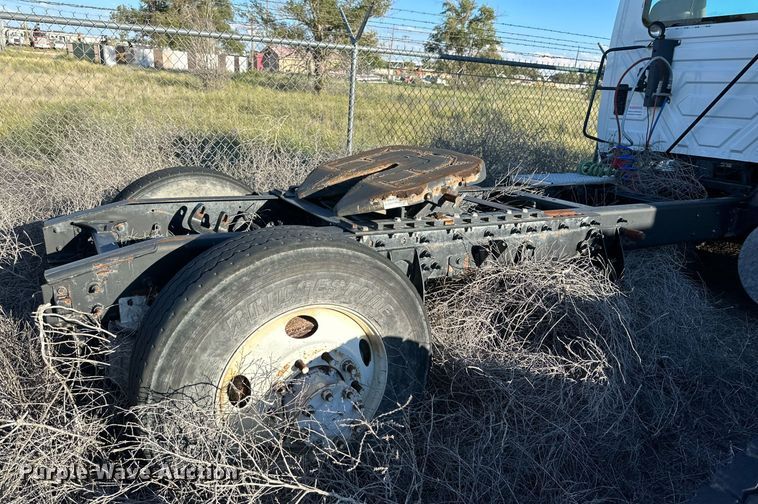 image for item DQ1447 2011 International  semi truck