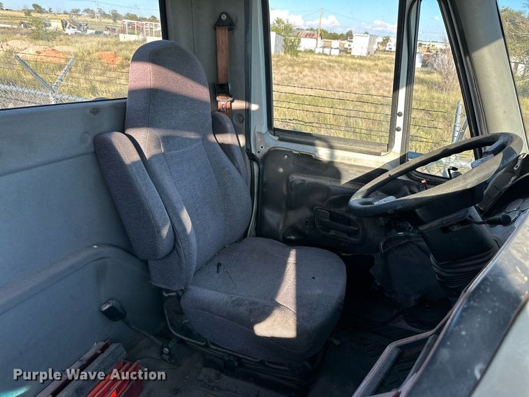 image for item DQ1447 2011 International  semi truck