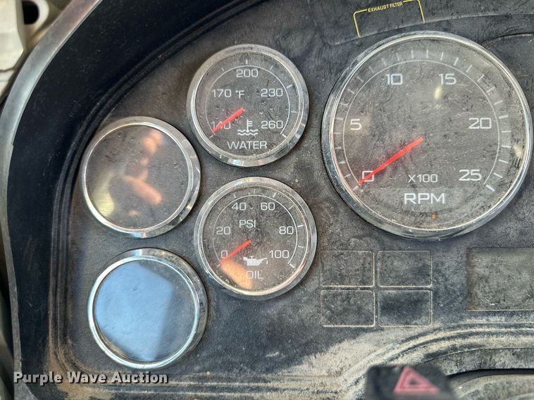 image for item DQ1447 2011 International  semi truck