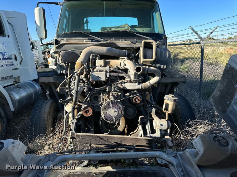 image for item DQ1447 2011 International  semi truck