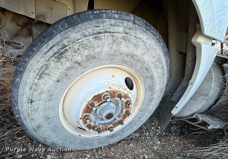 image for item DQ1447 2011 International  semi truck