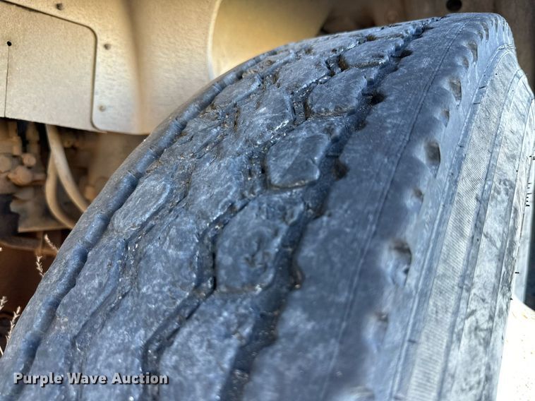 image for item DQ1447 2011 International  semi truck