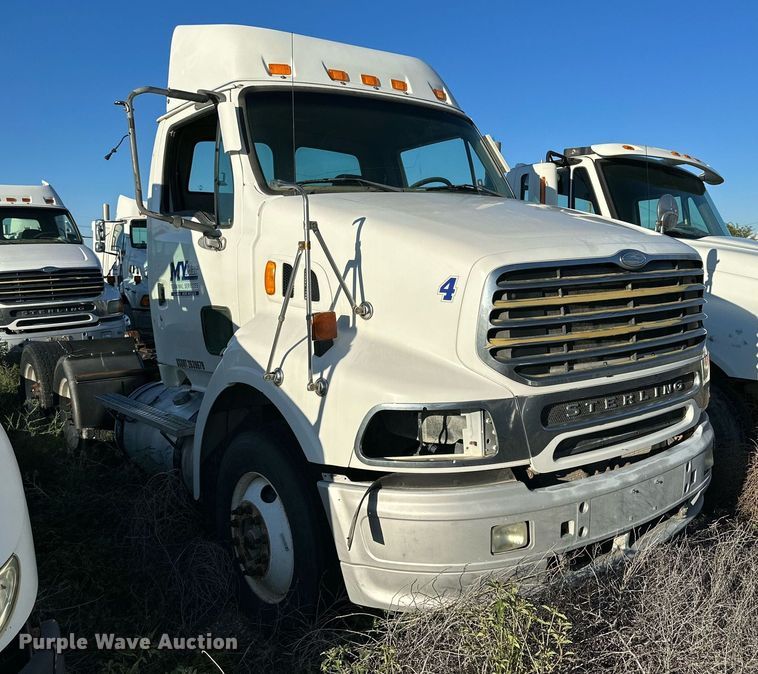 image for item DQ1448 2007 Sterling  semi truck