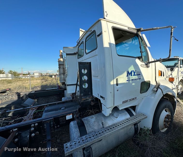 image for item DQ1448 2007 Sterling  semi truck