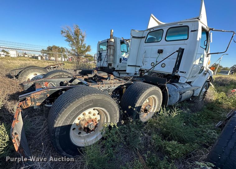 image for item DQ1448 2007 Sterling  semi truck