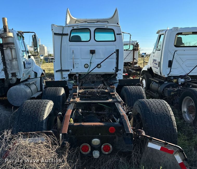 image for item DQ1448 2007 Sterling  semi truck