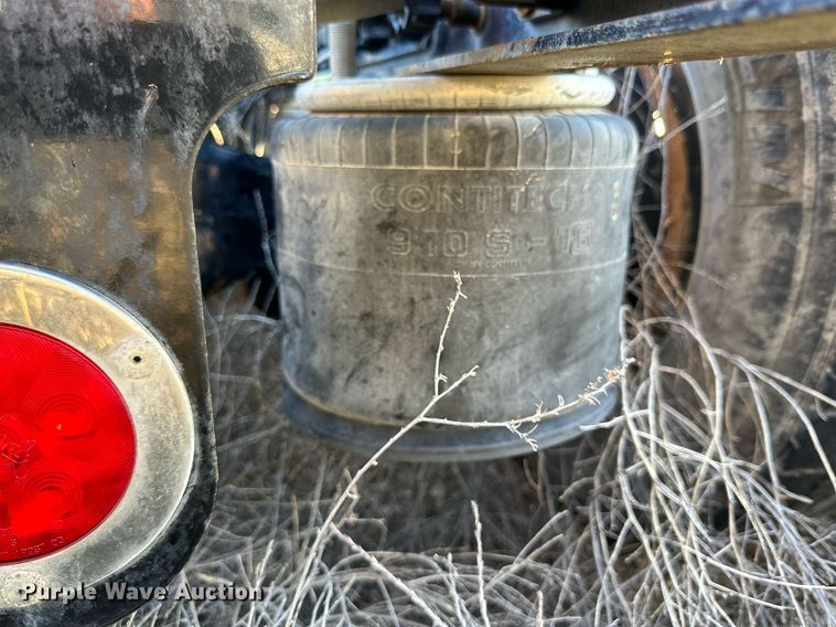 image for item DQ1448 2007 Sterling  semi truck