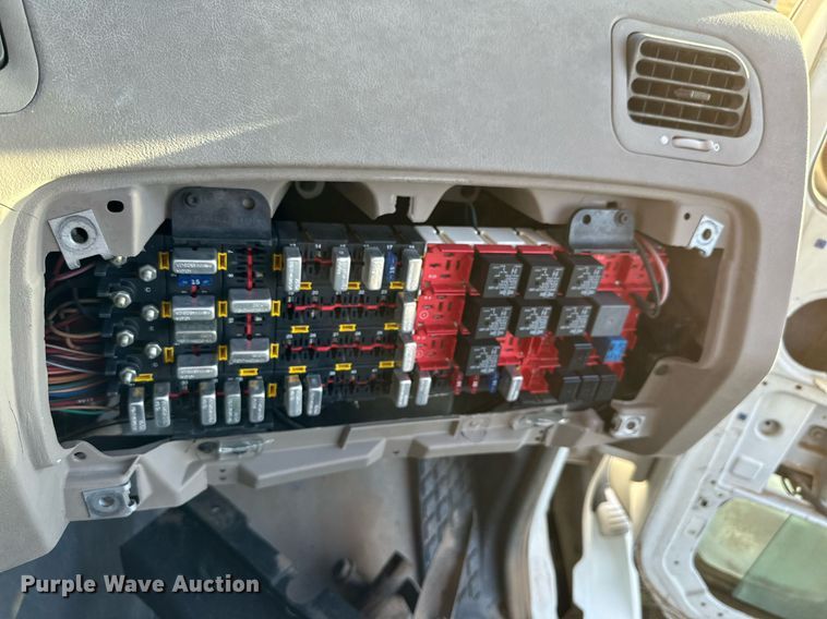 image for item DQ1448 2007 Sterling  semi truck