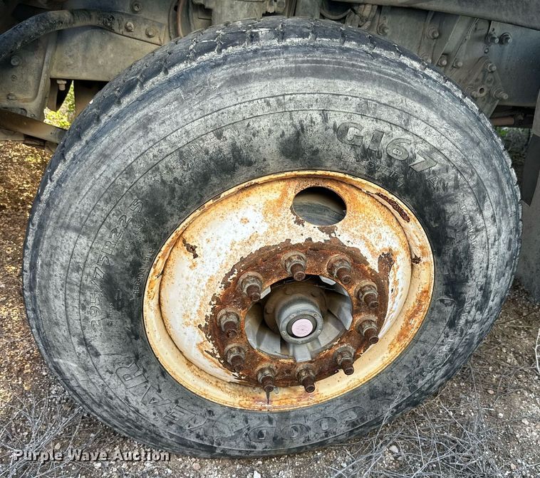 image for item DQ1448 2007 Sterling  semi truck