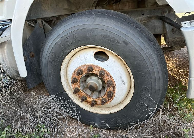 image for item DQ1448 2007 Sterling  semi truck