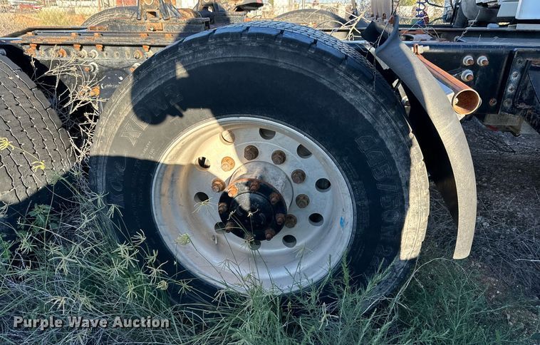 image for item DQ1448 2007 Sterling  semi truck