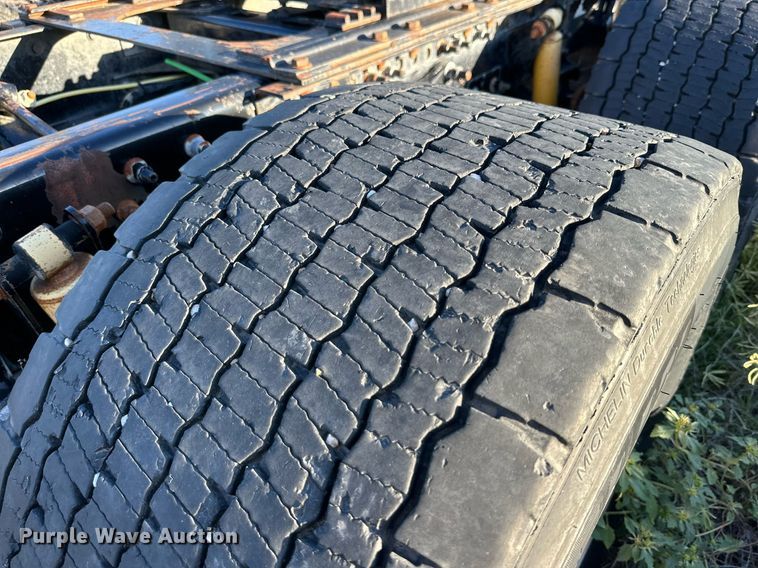 image for item DQ1448 2007 Sterling  semi truck