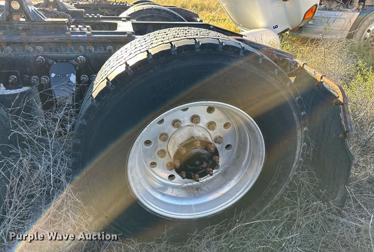 image for item DQ1448 2007 Sterling  semi truck