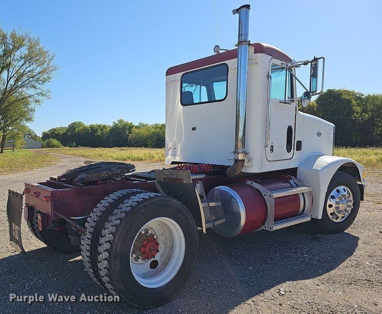 image for item DR5803 1992 Peterbilt 375  semi truck