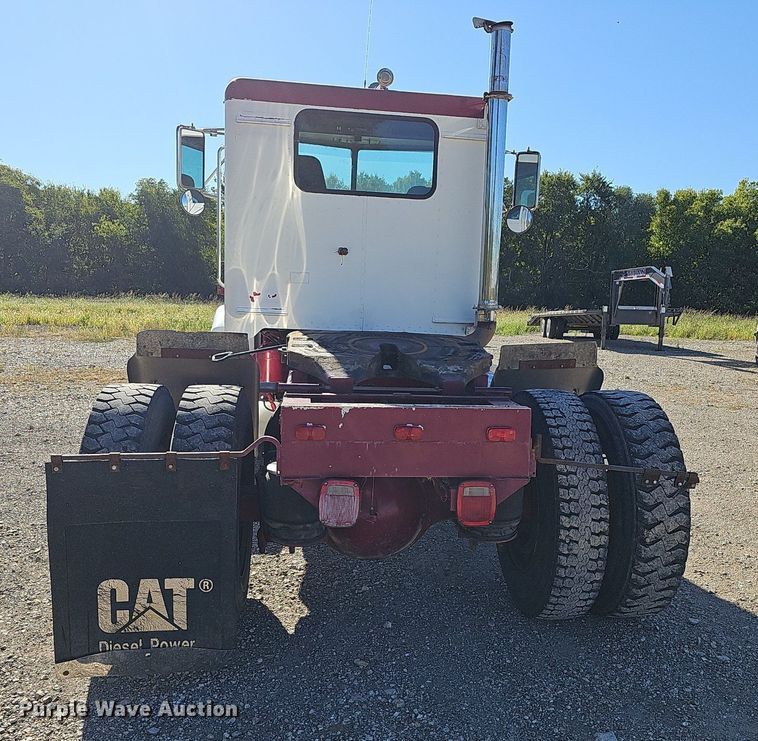 image for item DR5803 1992 Peterbilt 375  semi truck