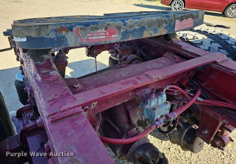 image for item DR5803 1992 Peterbilt 375  semi truck