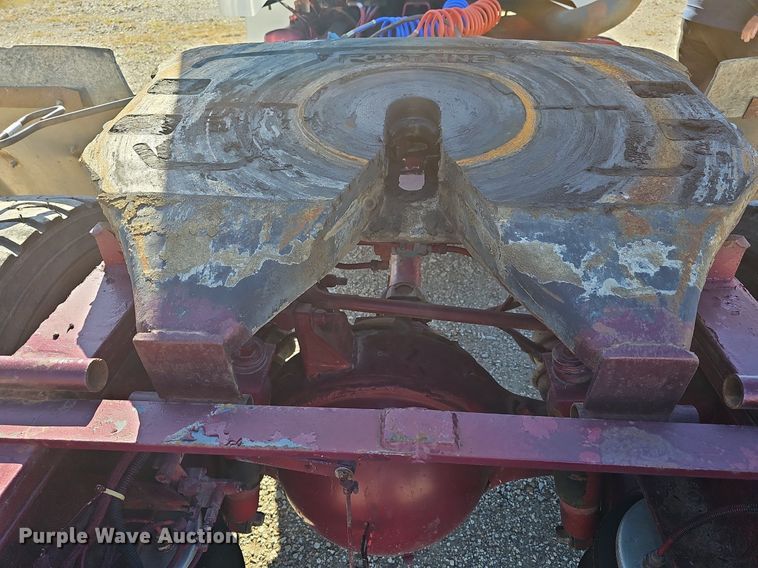 image for item DR5803 1992 Peterbilt 375  semi truck