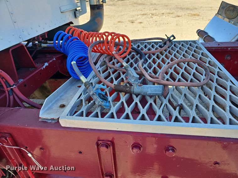 image for item DR5803 1992 Peterbilt 375  semi truck