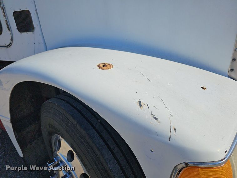 image for item DR5803 1992 Peterbilt 375  semi truck