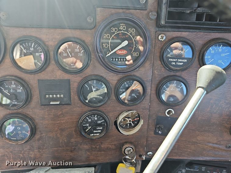 image for item DR5803 1992 Peterbilt 375  semi truck