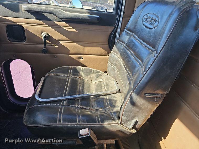 image for item DR5803 1992 Peterbilt 375  semi truck