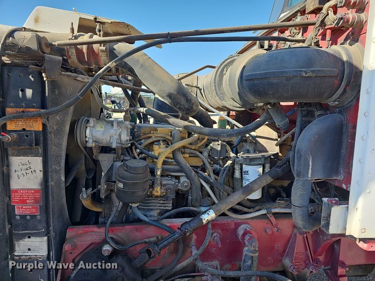 image for item DR5803 1992 Peterbilt 375  semi truck