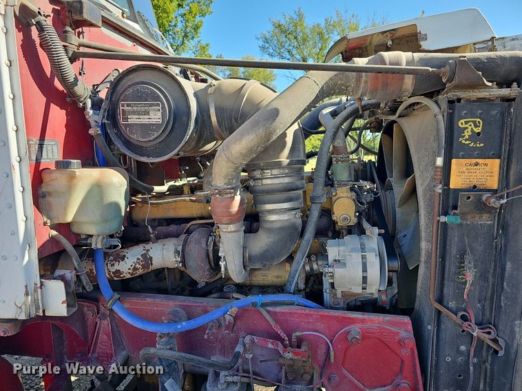 image for item DR5803 1992 Peterbilt 375  semi truck