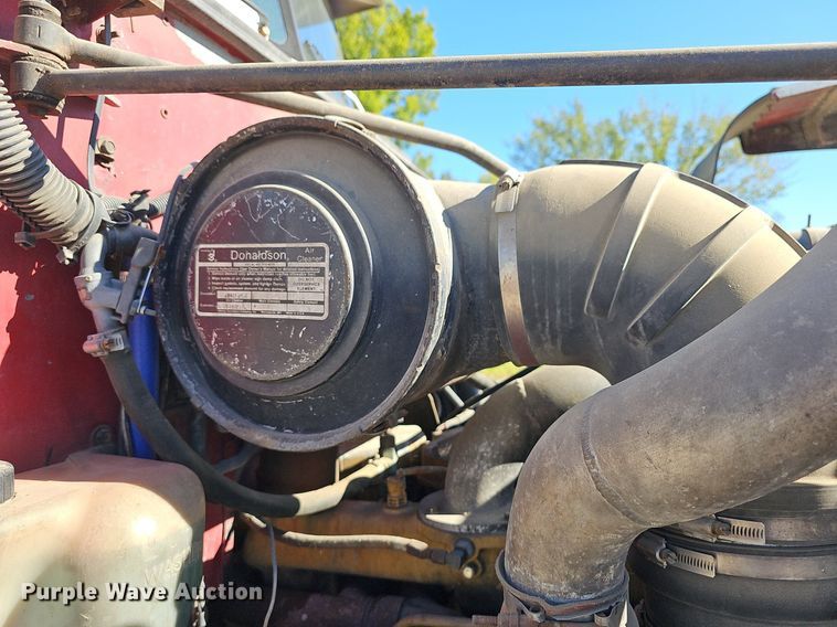 image for item DR5803 1992 Peterbilt 375  semi truck